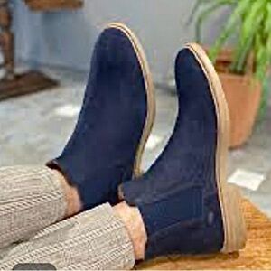 🐘 Crewcuts Navy Blue Suede Leather Ankle Boots Size 6 🐘